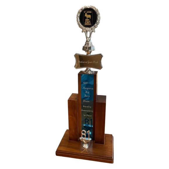 Vintage 1981 Indiana Gun Club Big Bore Shooting Trophy Plastic Wood - Picture 1 of 9